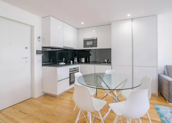 Almada Prime Iii * Porto